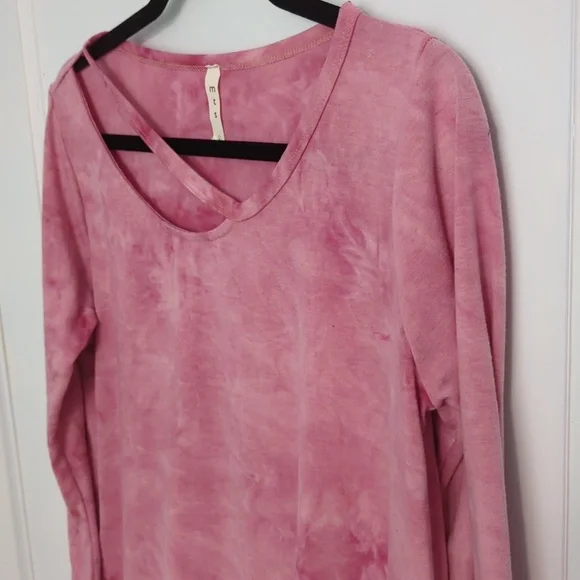MTS Sz L Pink Tie-dye Shirt with Large Keyhole and 3/4 Sleeves - Picture 3 of 4